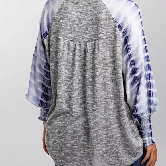 Daytrip Tie Dye V-Neck Top Medium - Picture 2 of 8